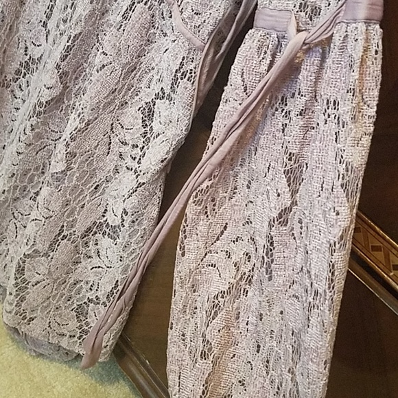 Lacey Dress - Picture 3 of 4